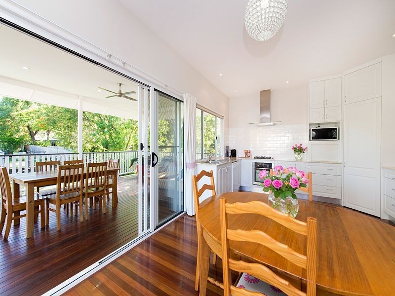 269 Long Street East, Graceville QLD 4075