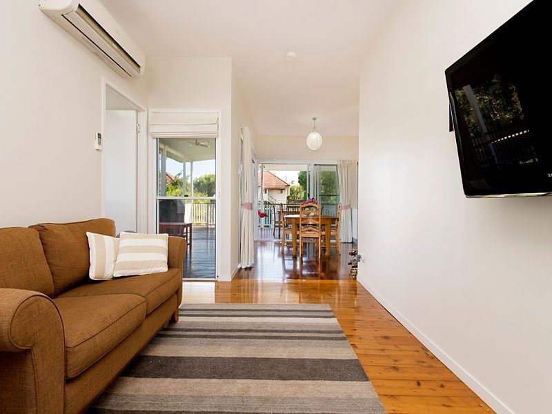 269 Long Street East, Graceville QLD 4075