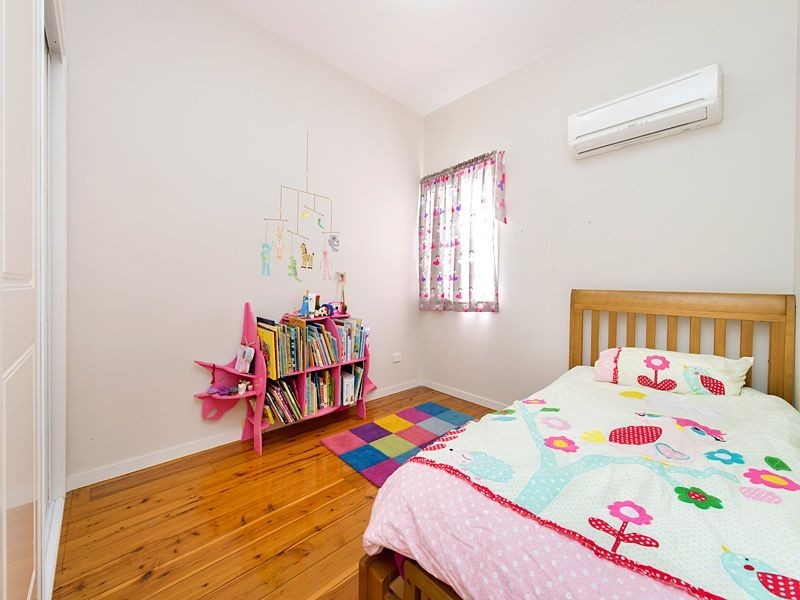 269 Long Street East, Graceville QLD 4075