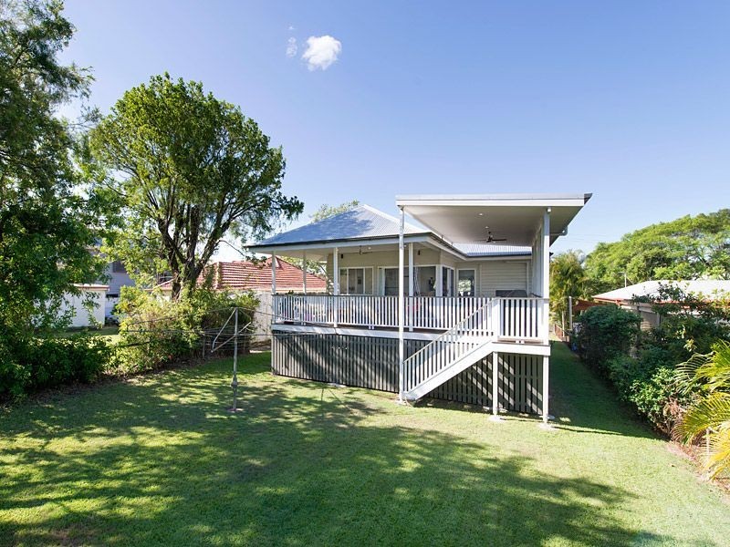 269 Long Street East, Graceville QLD 4075