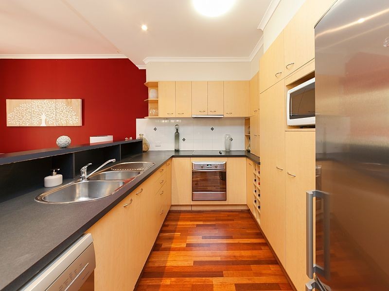 8 Elizabeth Street, Toowong QLD 4066