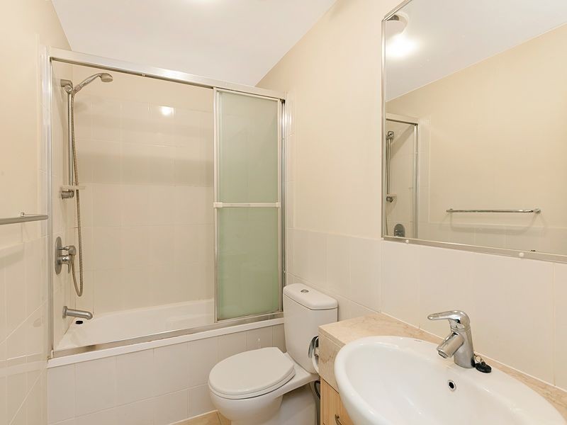 24/9 Sylvan Road, Toowong QLD 4066