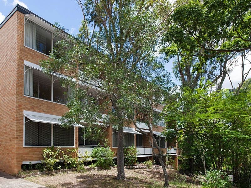 2/15 Sir Fred Schonell Drive, St Lucia QLD 4067