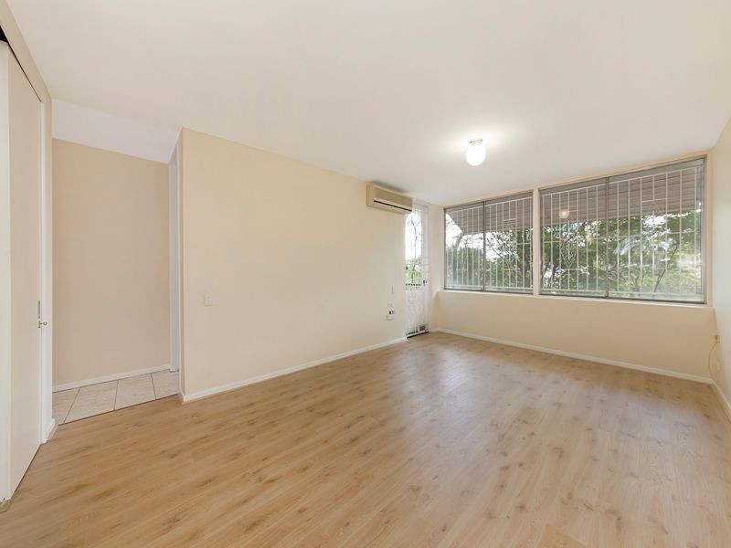 2/15 Sir Fred Schonell Drive, St Lucia QLD 4067