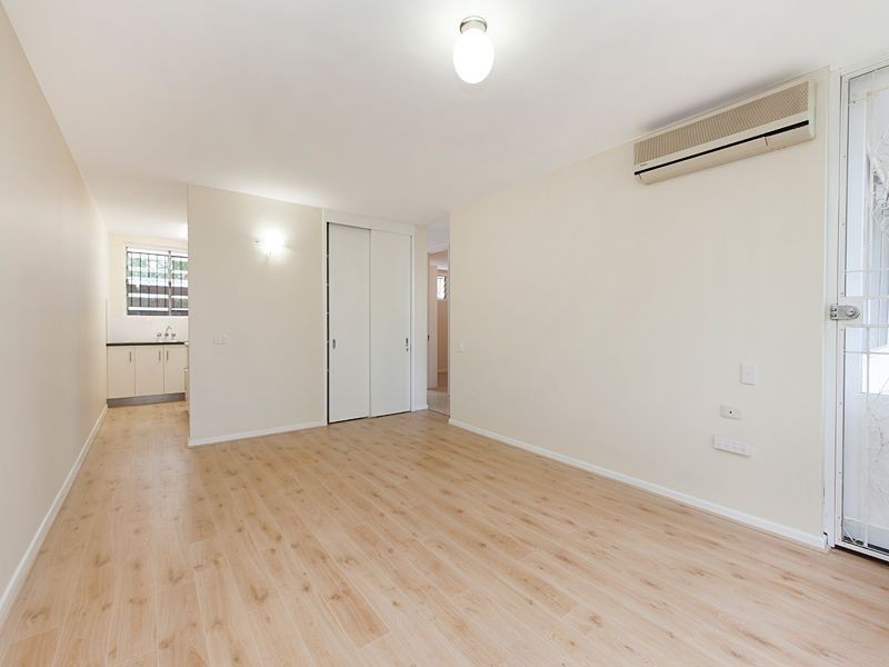 2/15 Sir Fred Schonell Drive, St Lucia QLD 4067