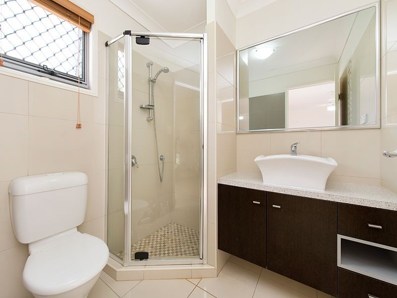 2/51 Rennie Street, Indooroopilly QLD 4068