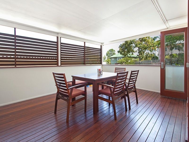 11 Equinox Street, Taringa QLD 4068
