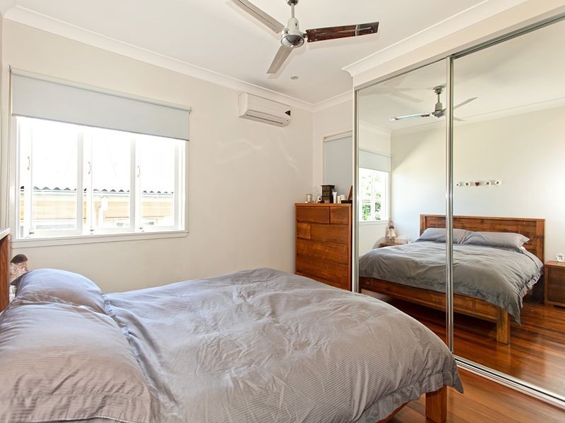 11 Equinox Street, Taringa QLD 4068