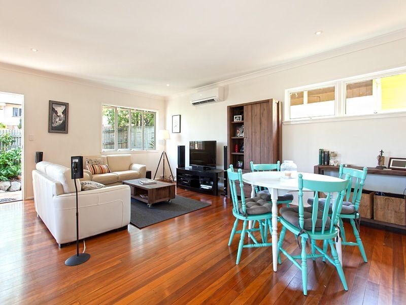 11 Equinox Street, Taringa QLD 4068