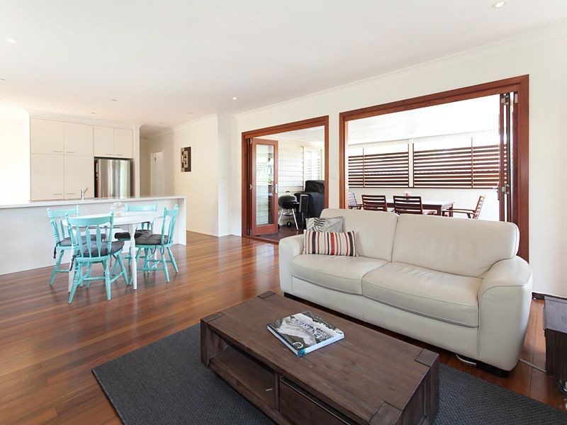 11 Equinox Street, Taringa QLD 4068