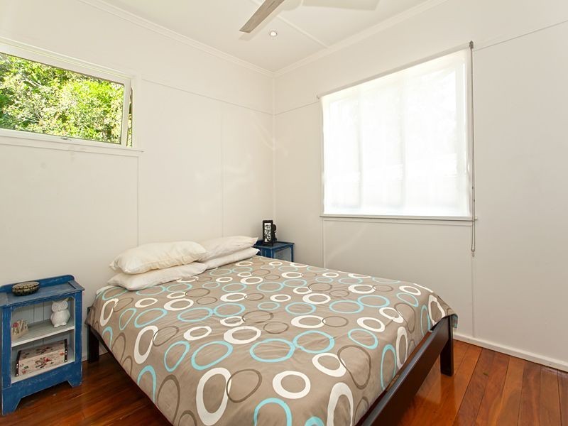 11 Equinox Street, Taringa QLD 4068