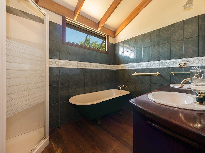 74 Wylie Avenue, Coorparoo QLD 4151