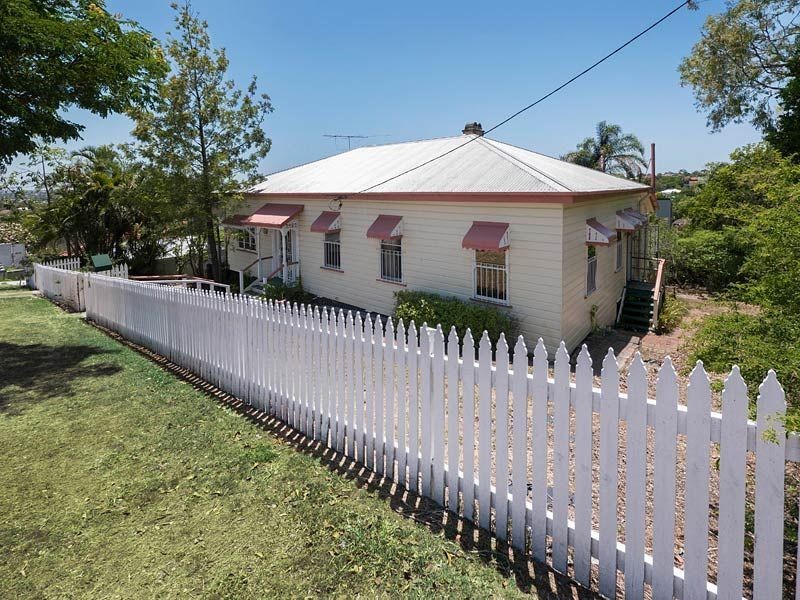 74 Wylie Avenue, Coorparoo QLD 4151