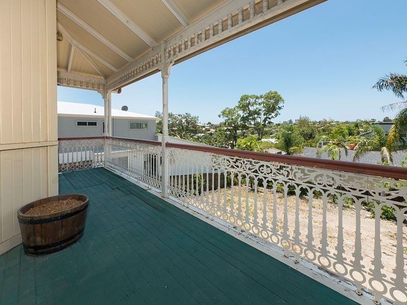 74 Wylie Avenue, Coorparoo QLD 4151