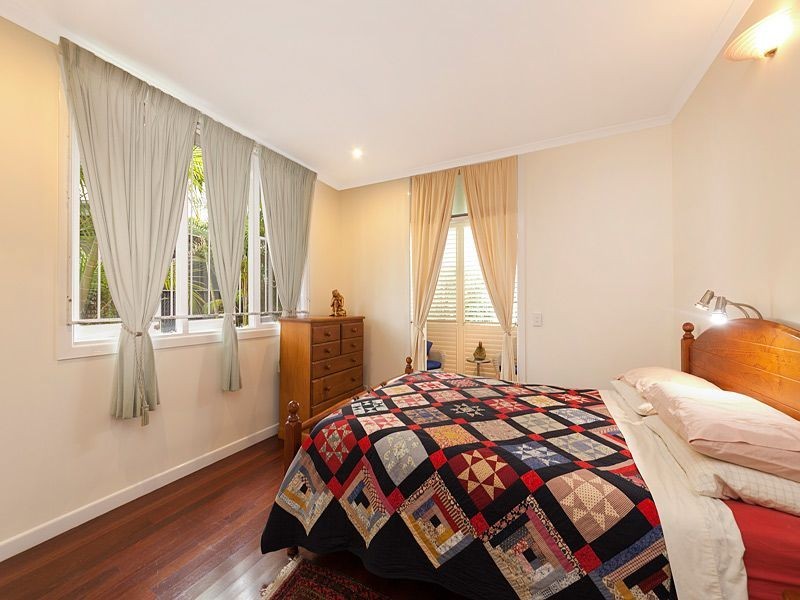 46 Hawken Drive, St Lucia QLD 4067