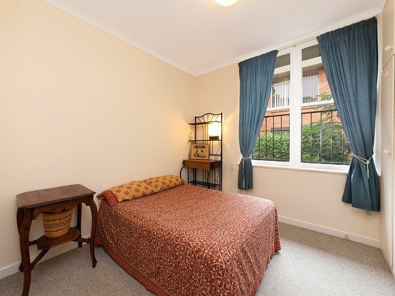 46 Hawken Drive, St Lucia QLD 4067