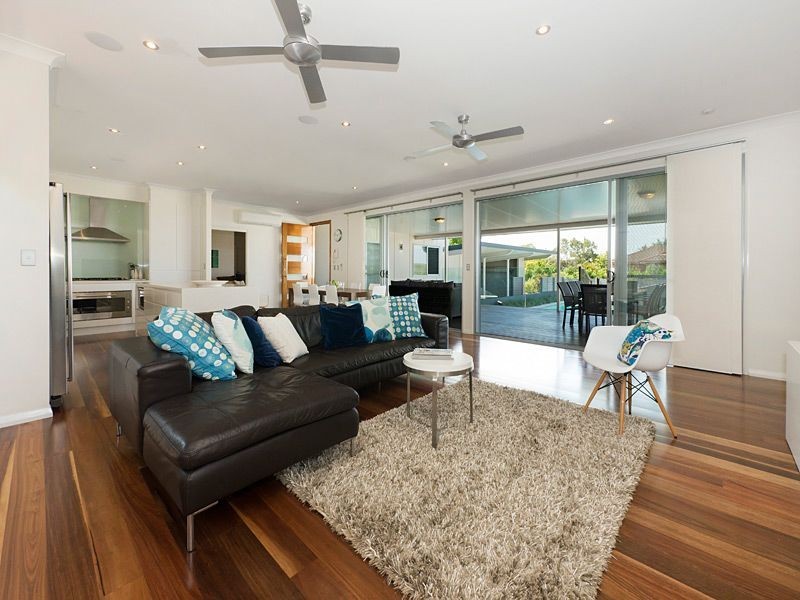 65 Pine County Place, Bellbowrie QLD 4070