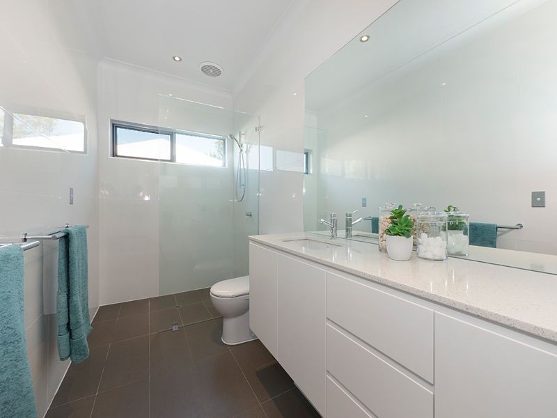 65 Pine County Place, Bellbowrie QLD 4070