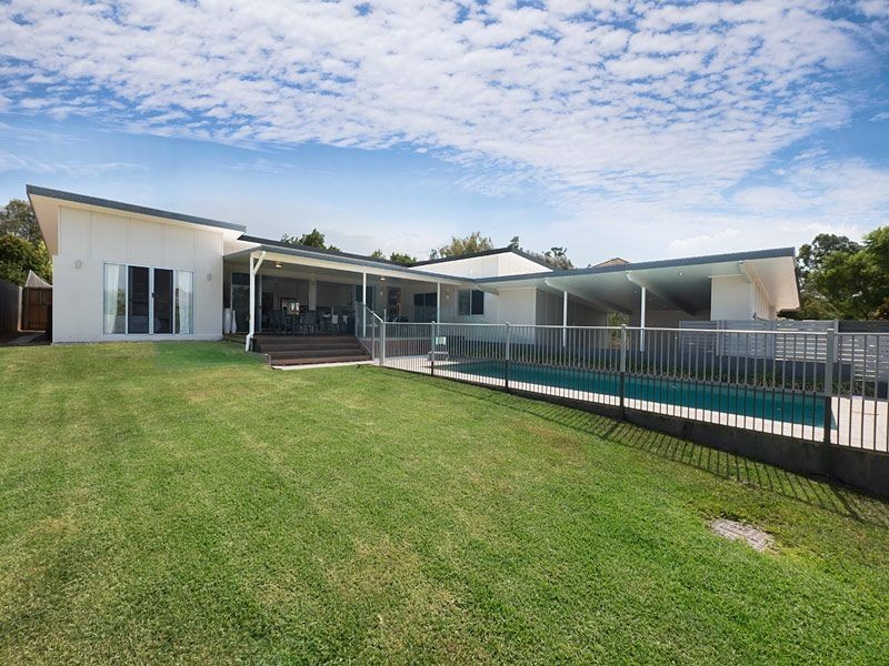 65 Pine County Place, Bellbowrie QLD 4070