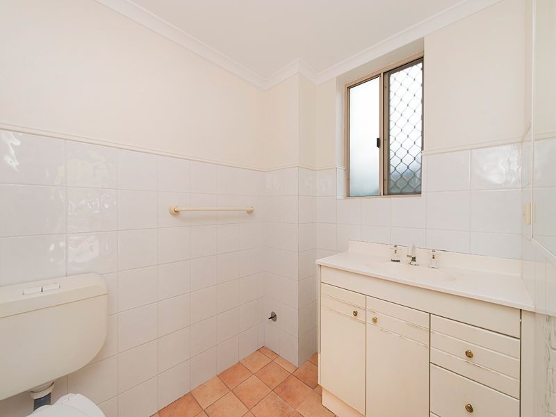 2/15 Stanley Street, Indooroopilly QLD 4068