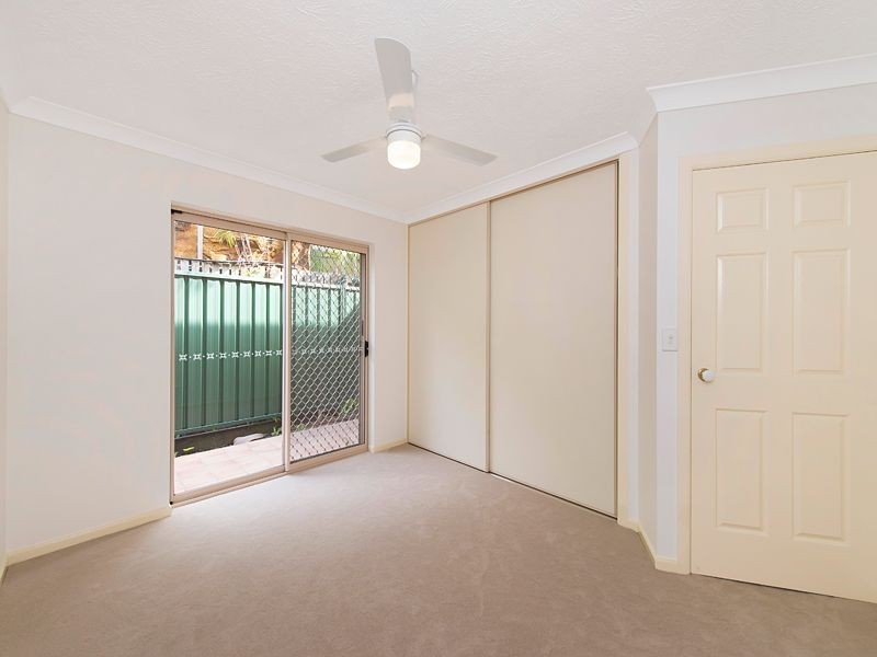 2/15 Stanley Street, Indooroopilly QLD 4068