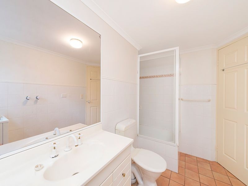 2/15 Stanley Street, Indooroopilly QLD 4068