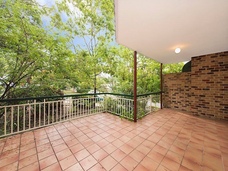 2/15 Stanley Street, Indooroopilly QLD 4068