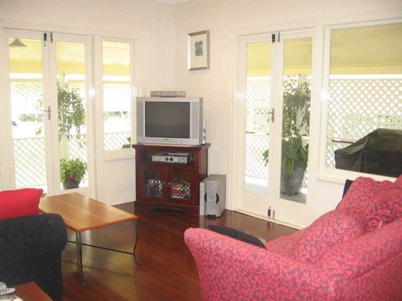 11 Eagar Street, Ashgrove QLD 4060