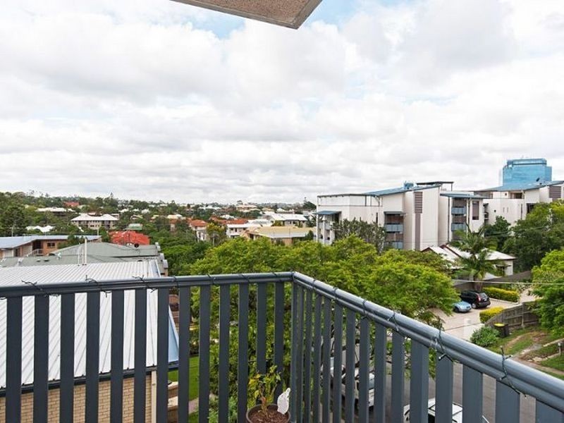 5/66 Kensington Terrace, Toowong QLD 4066