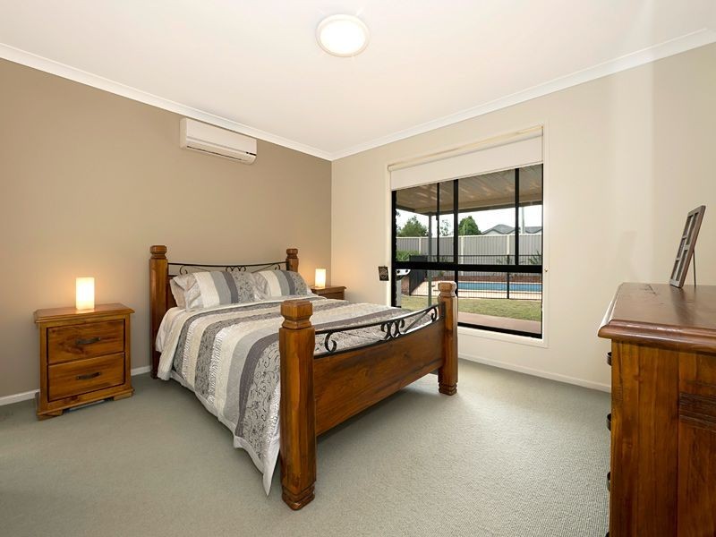 56 Crestwood Place, Moggill QLD 4070