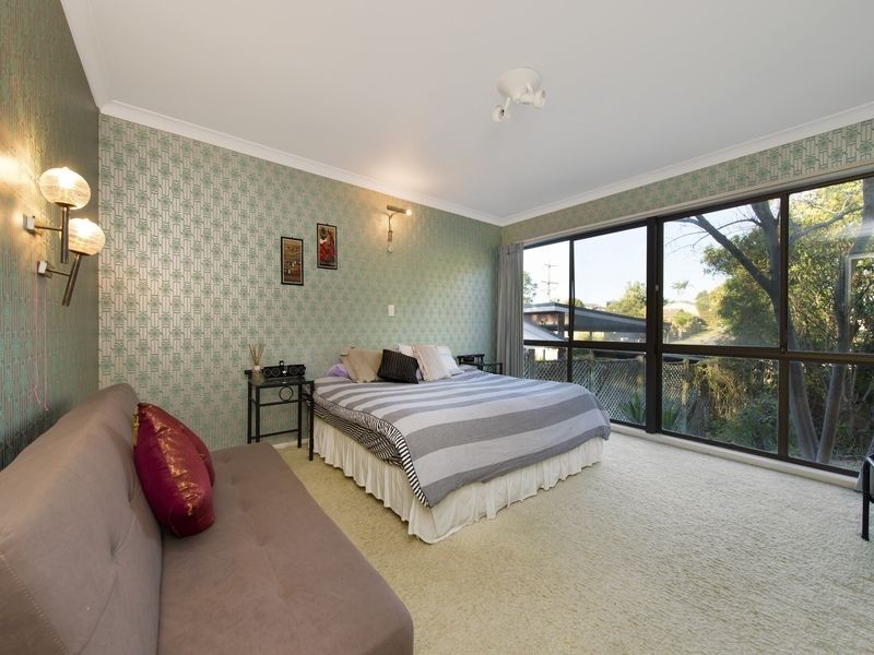 13 Leinster Street, Fig Tree Pocket QLD 4069