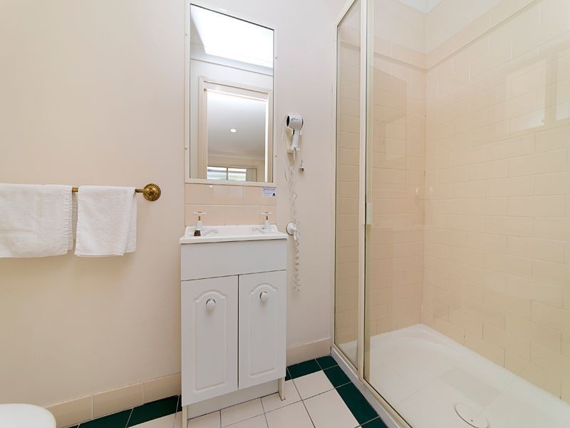 16/87 Russell Terrace, Indooroopilly QLD 4068