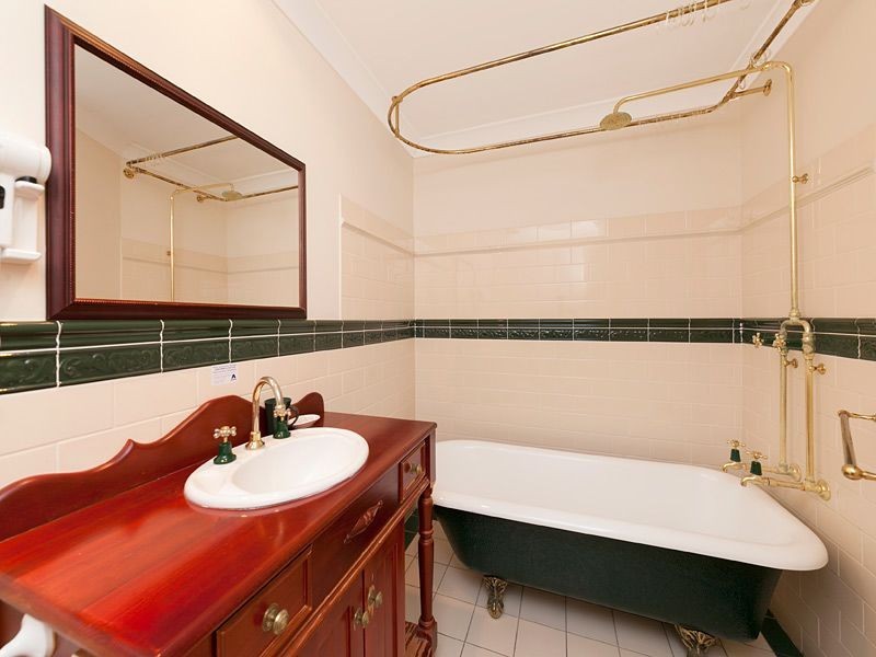 16/87 Russell Terrace, Indooroopilly QLD 4068