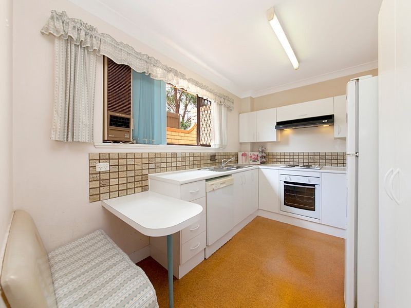 2/116 Clarence Road, Indooroopilly QLD 4068