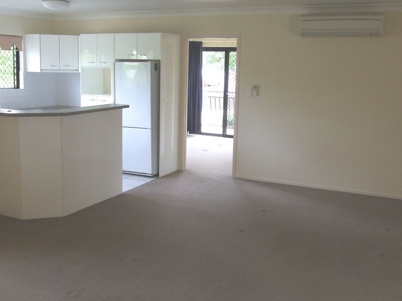 2/11 Holland Street, Toowong QLD 4066