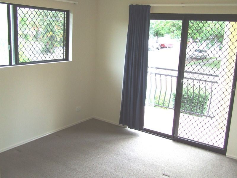 2/11 Holland Street, Toowong QLD 4066