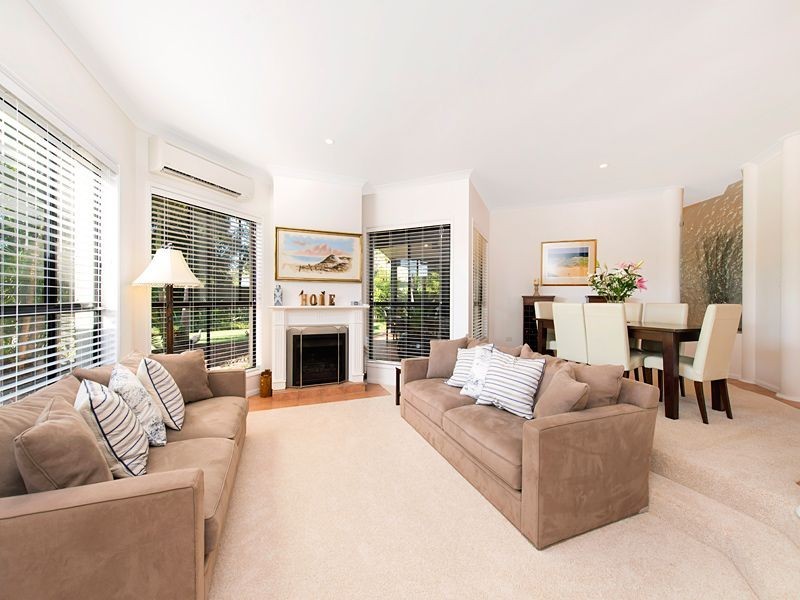 19 River Park Place, Fig Tree Pocket QLD 4069