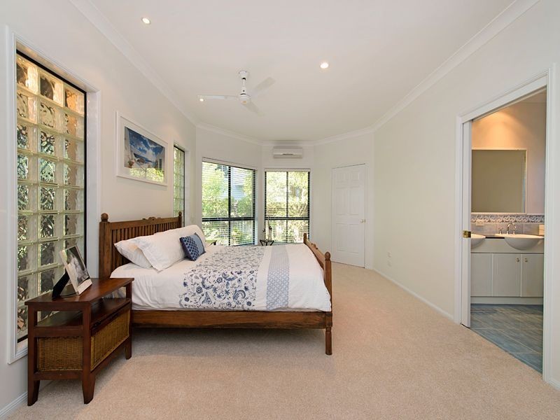 19 River Park Place, Fig Tree Pocket QLD 4069