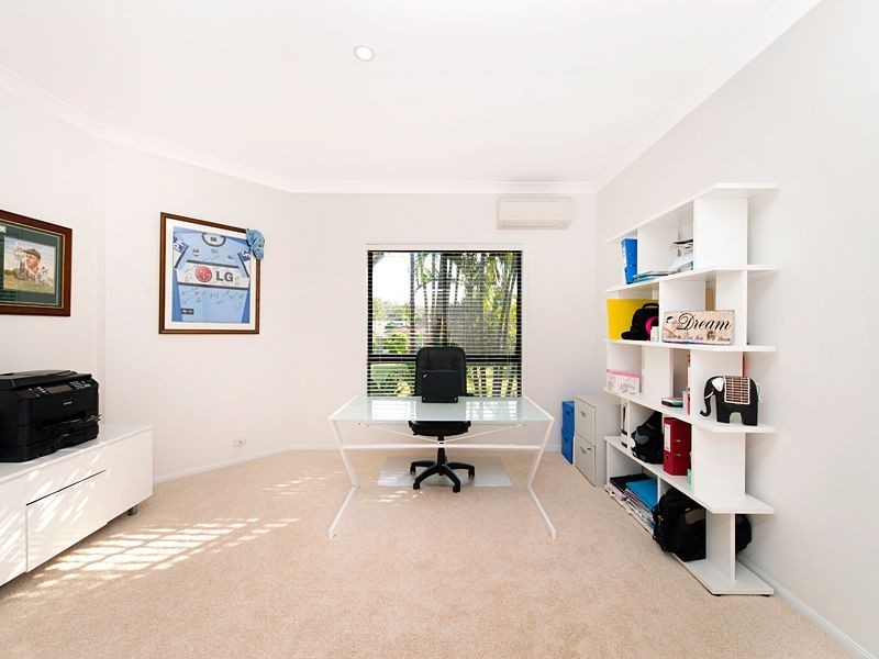 19 River Park Place, Fig Tree Pocket QLD 4069