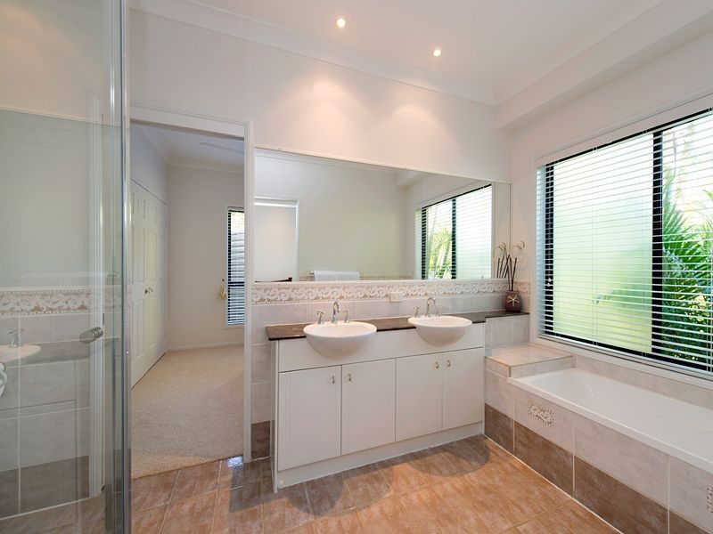 19 River Park Place, Fig Tree Pocket QLD 4069