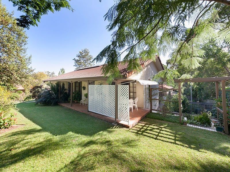 14 Mirbelia Street, Kenmore Hills QLD 4069