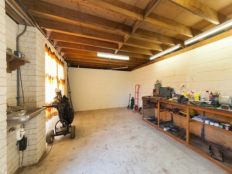 14 Mirbelia Street, Kenmore Hills QLD 4069