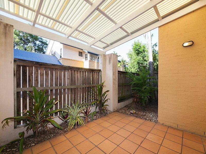 8/122 Central Avenue, Indooroopilly QLD 4068