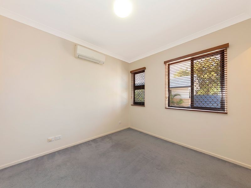 8/122 Central Avenue, Indooroopilly QLD 4068