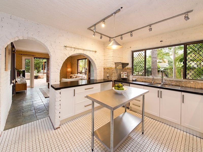 35 Leander Street, Chapel Hill QLD 4069