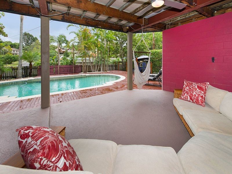 35 Leander Street, Chapel Hill QLD 4069