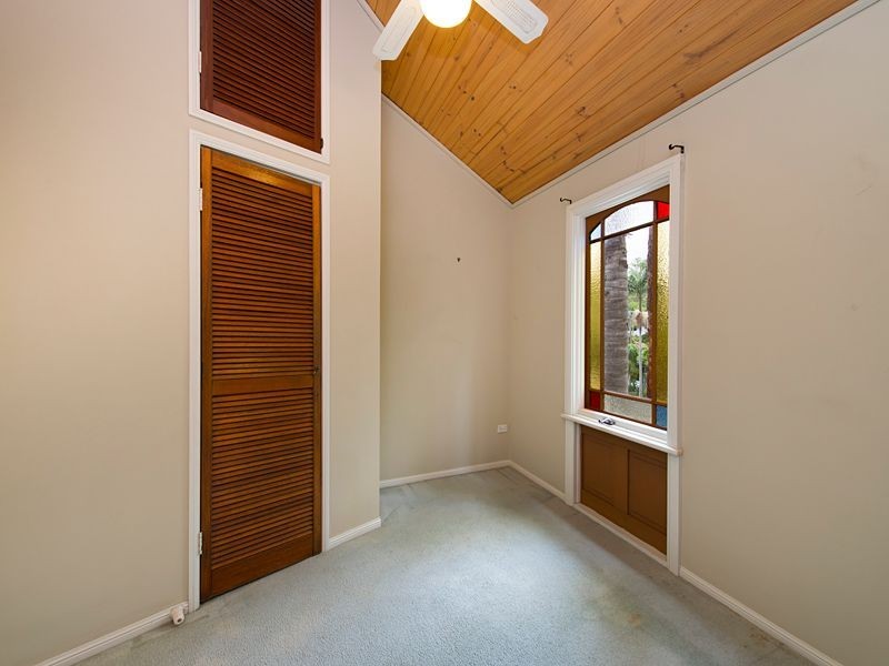 35 Leander Street, Chapel Hill QLD 4069