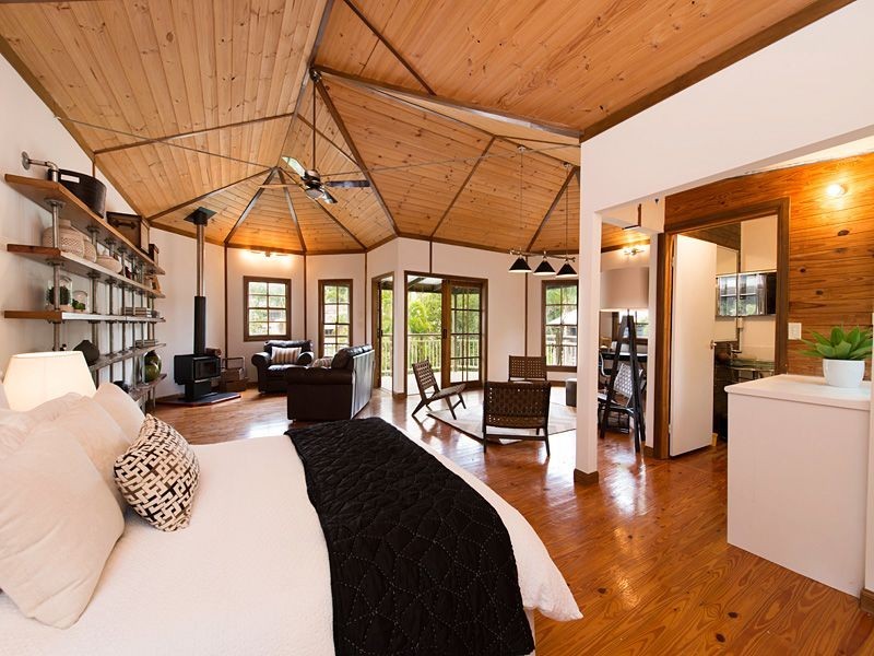 35 Leander Street, Chapel Hill QLD 4069