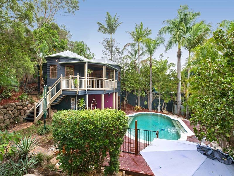 35 Leander Street, Chapel Hill QLD 4069