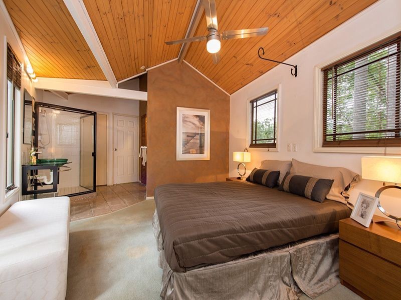 35 Leander Street, Chapel Hill QLD 4069